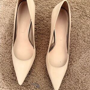 ANTONIO MELANI Cream Pointed-Toe Heels